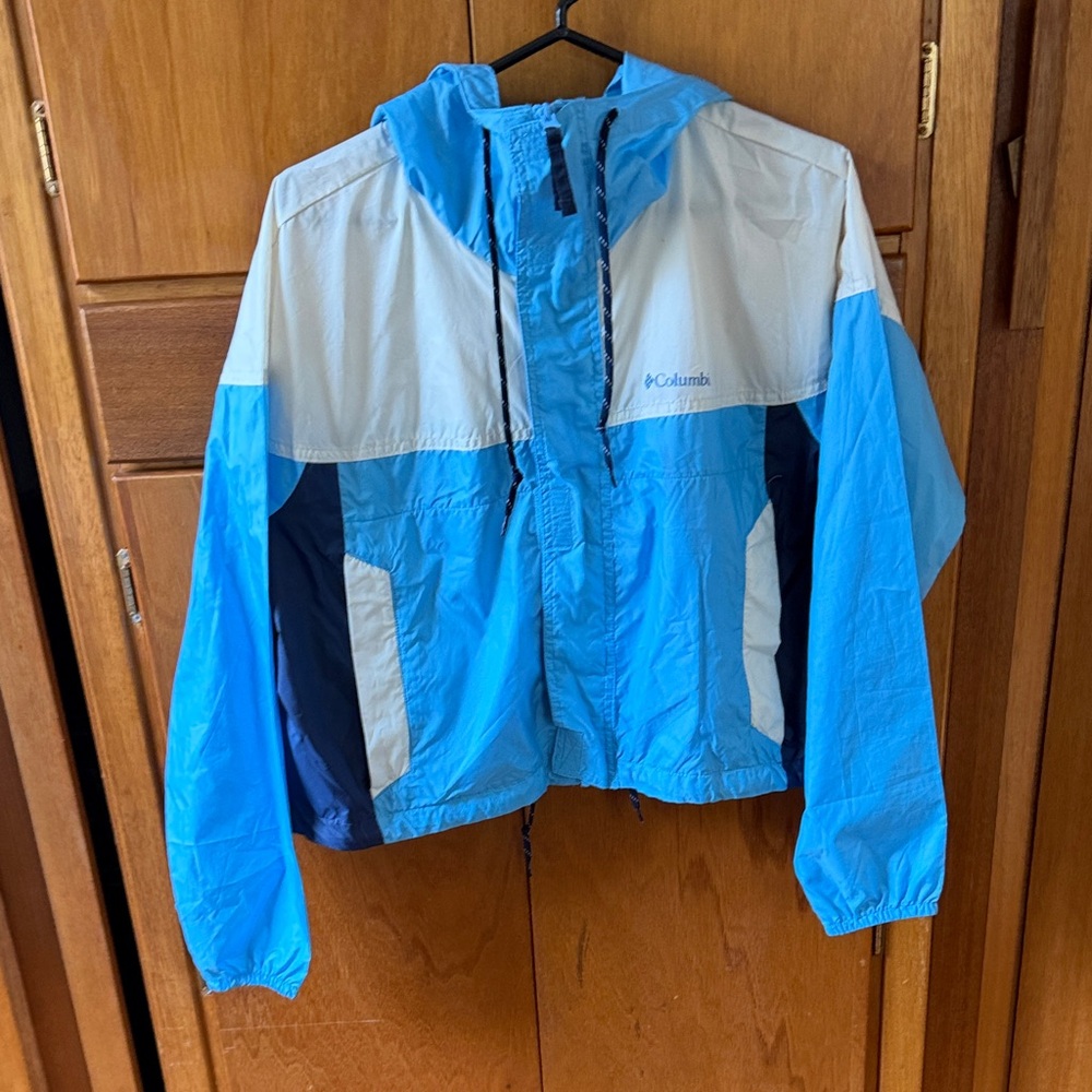 Columbia Women's Blue and White Cropped Windbreaker